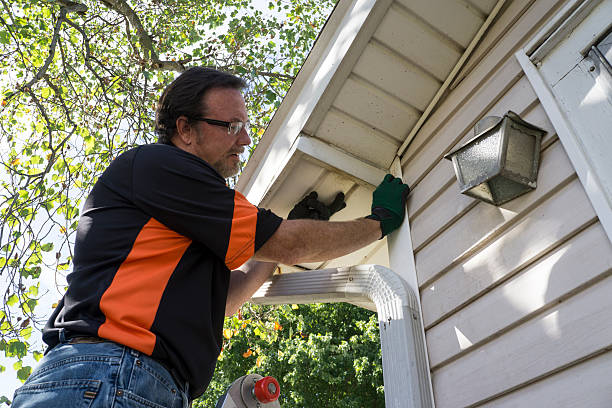 Siding Removal and Disposal in Triangle, VA